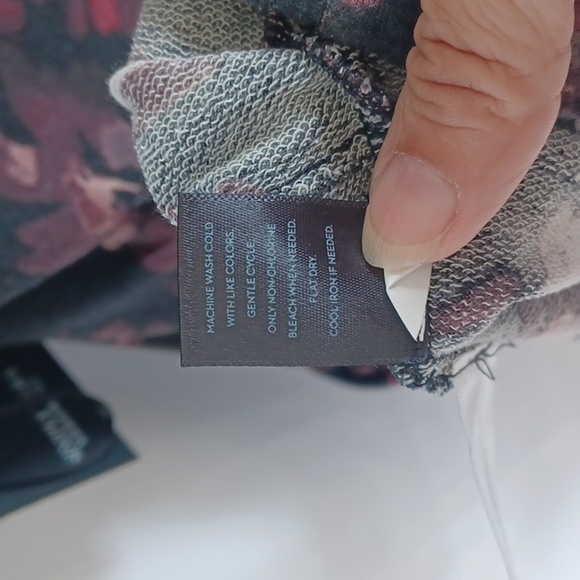 Simply Vera Wang Mid Length Short Sleeve Dress - XS Assymetrical Hem, 17" PTP - Picture 8 of 8